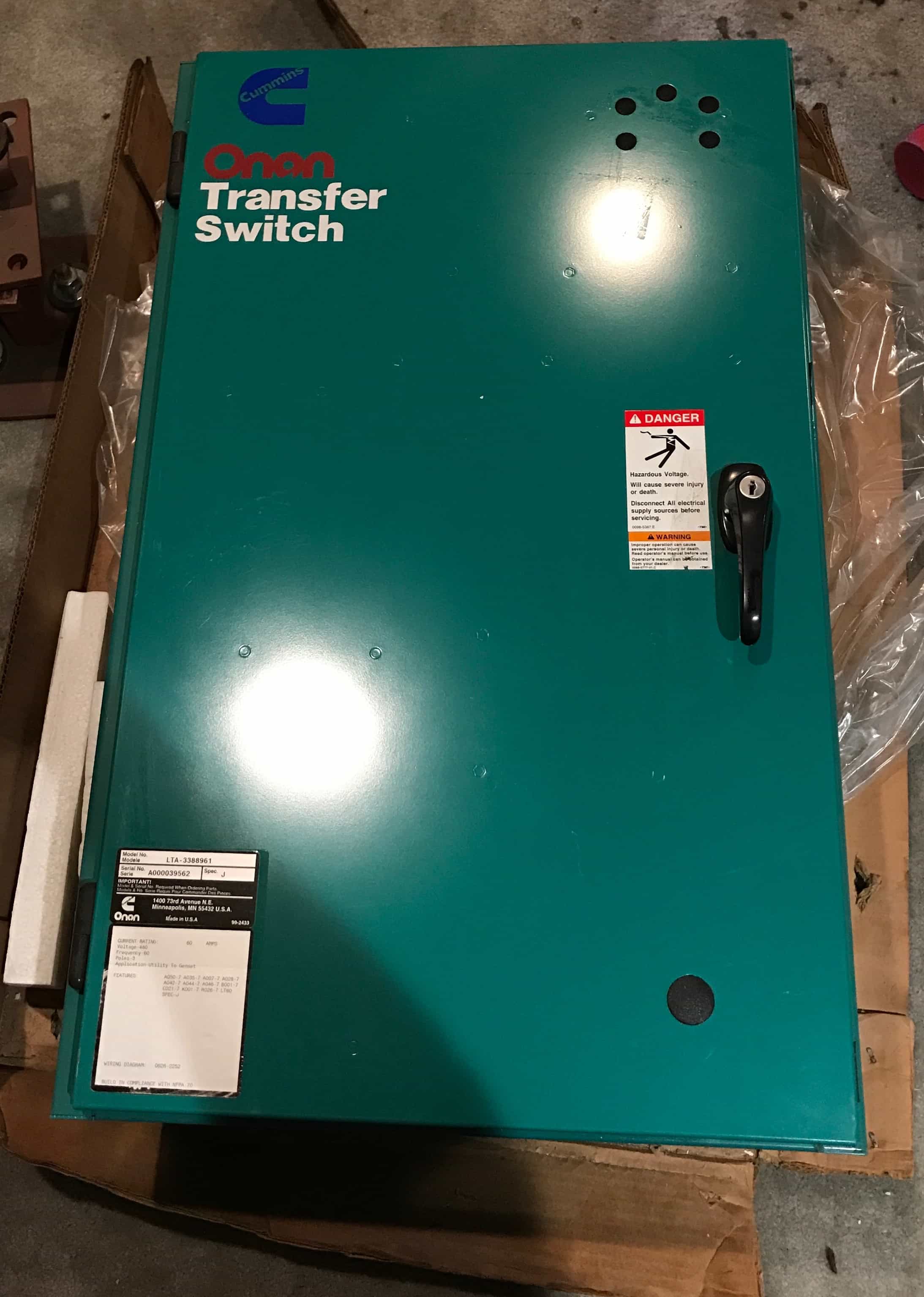 Cummins 100 Amp RSS100 Single-Phase Automatic Transfer Switch