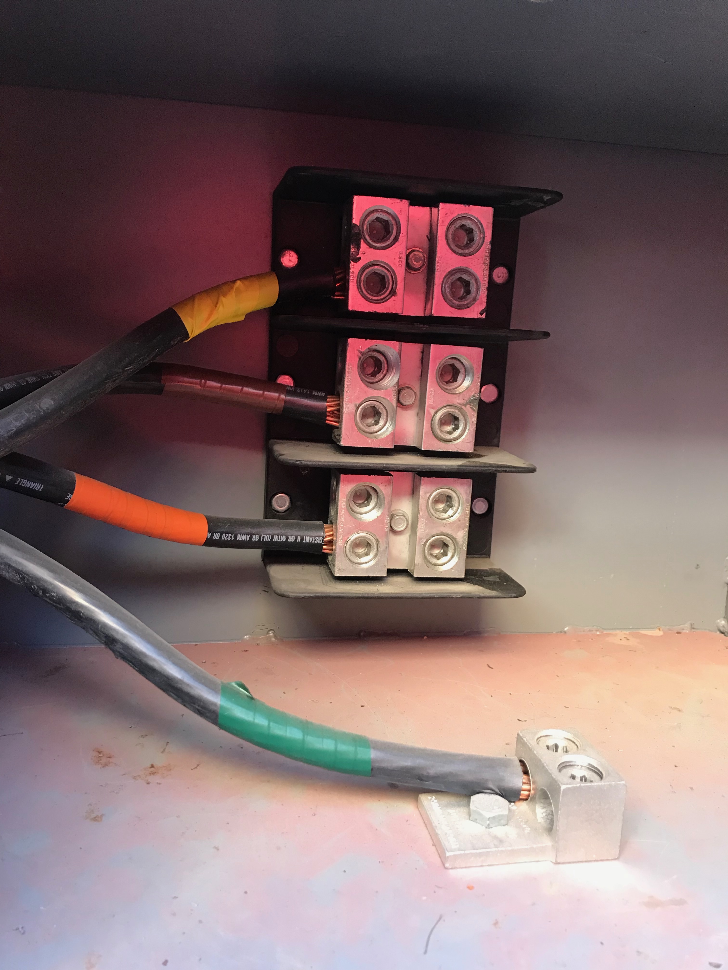 200 amp main disconnect electrical panel